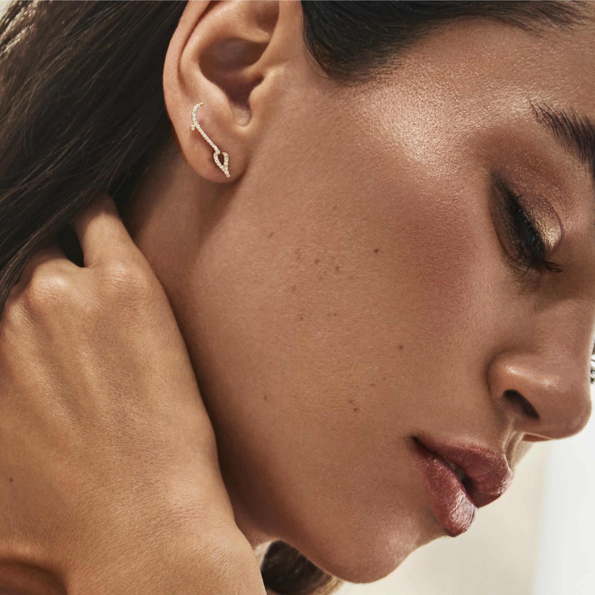 Love "Hob" Ear Stud (Single)